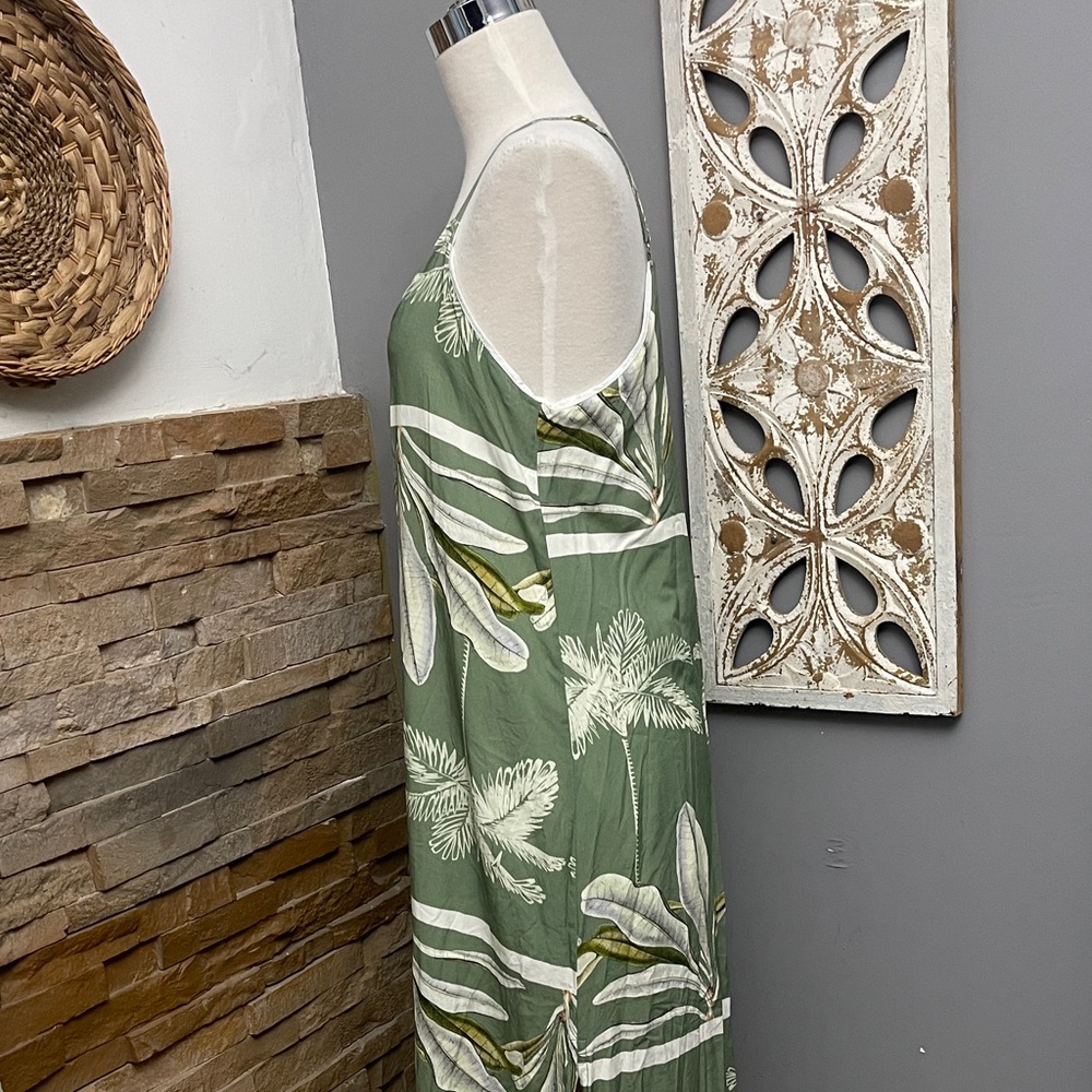 Malai Green Floral tropical Maxi Dress - Picture 4 of 9